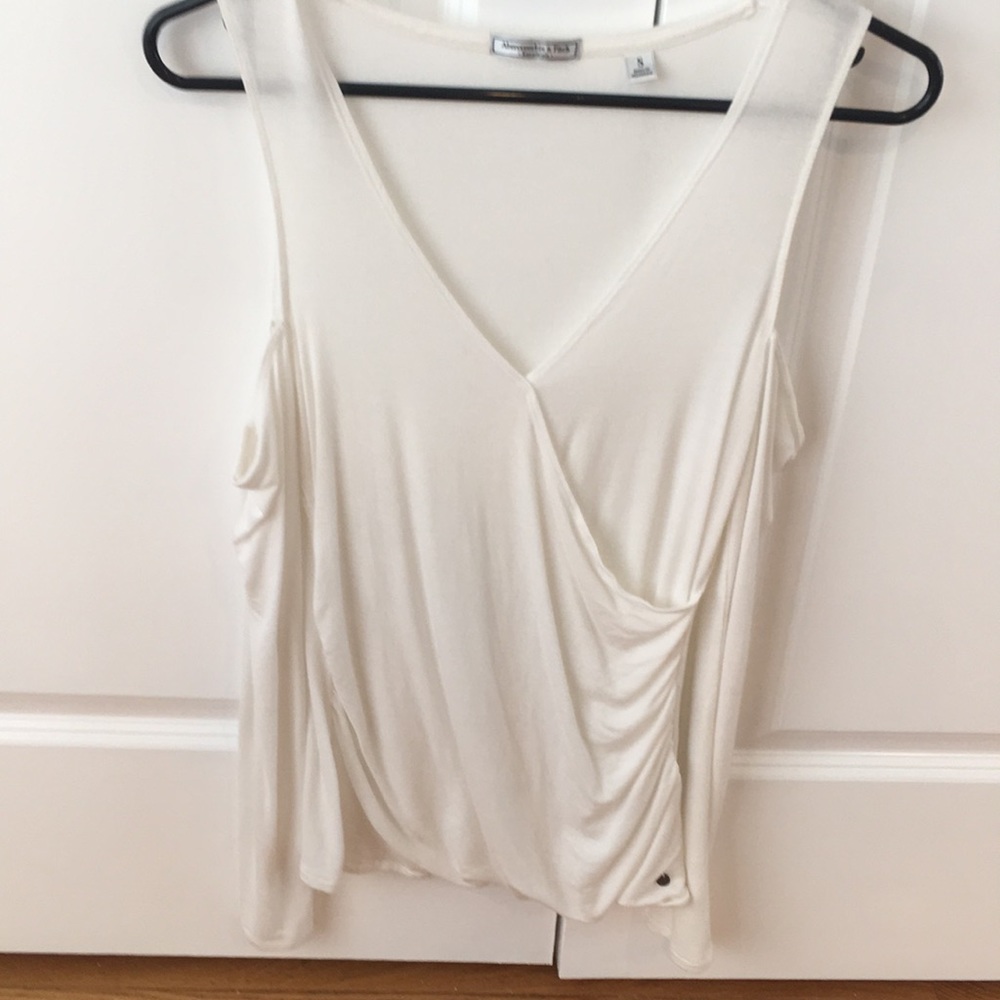 ABERCROMBIE & Fitch cold shoulder top